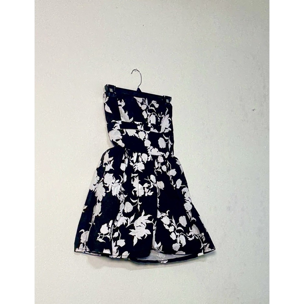 Women's XS Black White Floral Strapless Dress, Stock Number A9.
